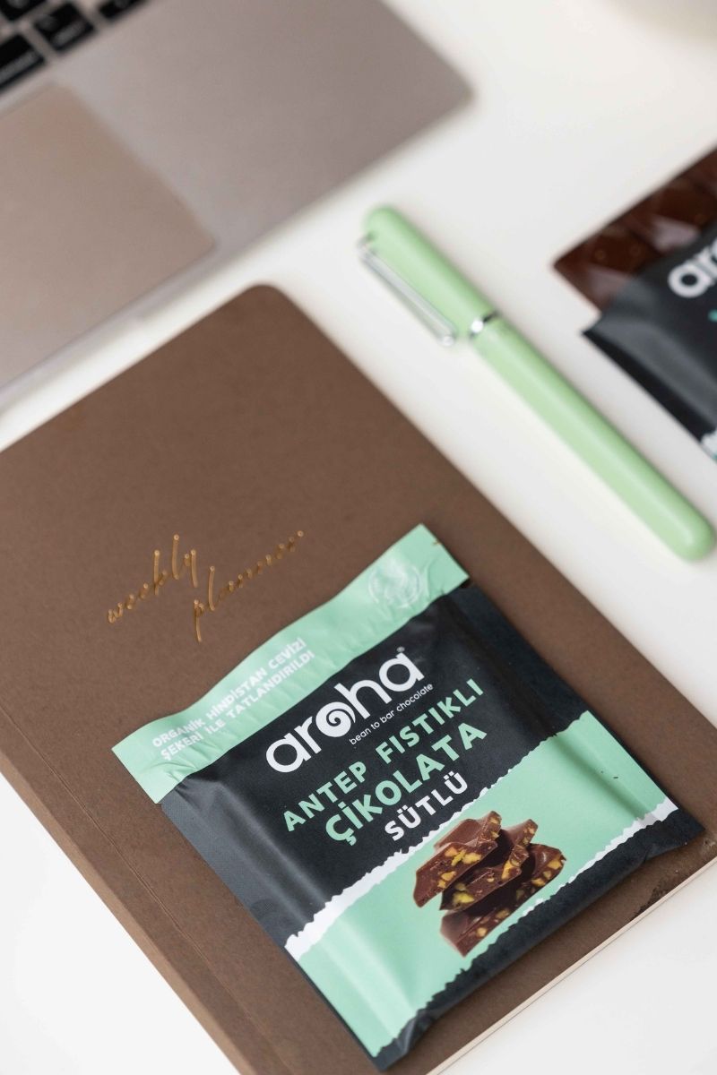 Antep Fıstıklı Sütlü Çikolata Organik Hindistan Cevizi Şekerli 40 gr